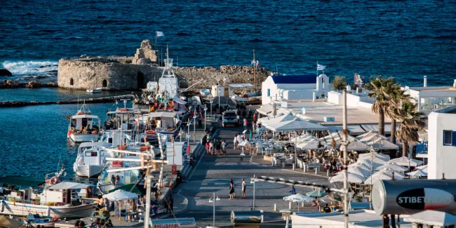 L’île de Paros, dans les Cyclades, met tout en œuvre pour sauver la saison touristique.
