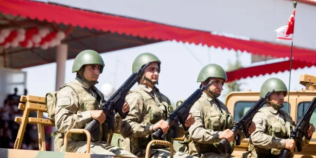 La Grèce sur le pied de guerre face au déploiement turc en mer Égée: "Vaut mieux avoir le Luxembourg pour voisin que la Turquie".