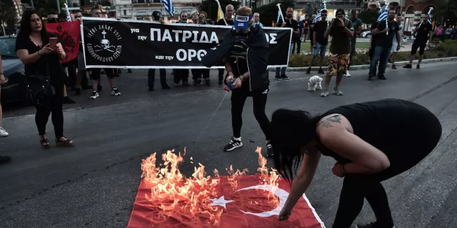 La tension monte entre la Grèce et la Turquie au sujet de la reconversion de Sainte-Sophie en mosquée.