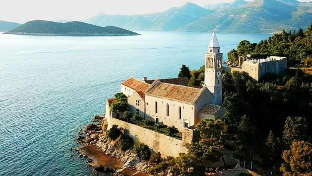 Croatie, Grèce, Corse.