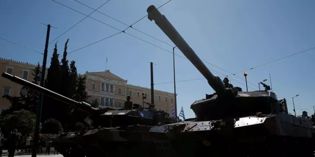 Face aux tensions persistantes avec la Turquie, la Grèce muscle sa défense militaire.