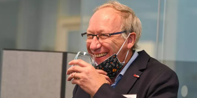 Jean-Luc Gala part un mois sur l'île de Lesbos : "Un très gros travail nous attend".