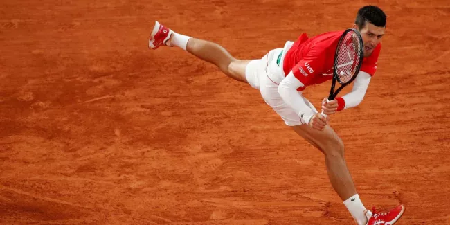 Roland-Garros : fin de la récréation pour Djokovic, Tsitsipas s’offre son premier quart.