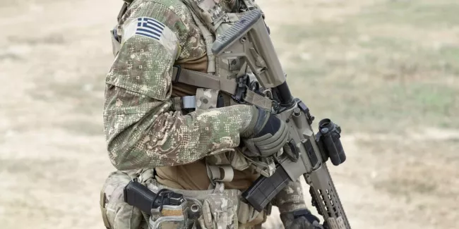 La Grèce allonge son service militaire en raison des tensions avec la Turquie.