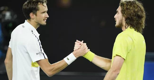 Open d’Australie : Medvedev écœure Tsitsipas et fonce vers une finale de rêve.