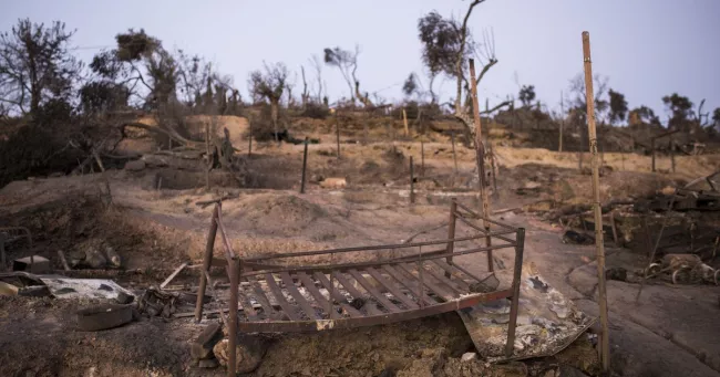 Grèce : deux Afghans condamnés pour l’incendie géant qui a ravagé le camp de Moria.