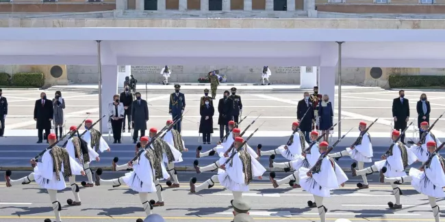 Les deux cents ans d’indépendance de la Grèce sous tensions avec Ankara: "La Turquie voudrait recréer un schéma d’empire ottoman mais nous ne sommes pas d’accord".