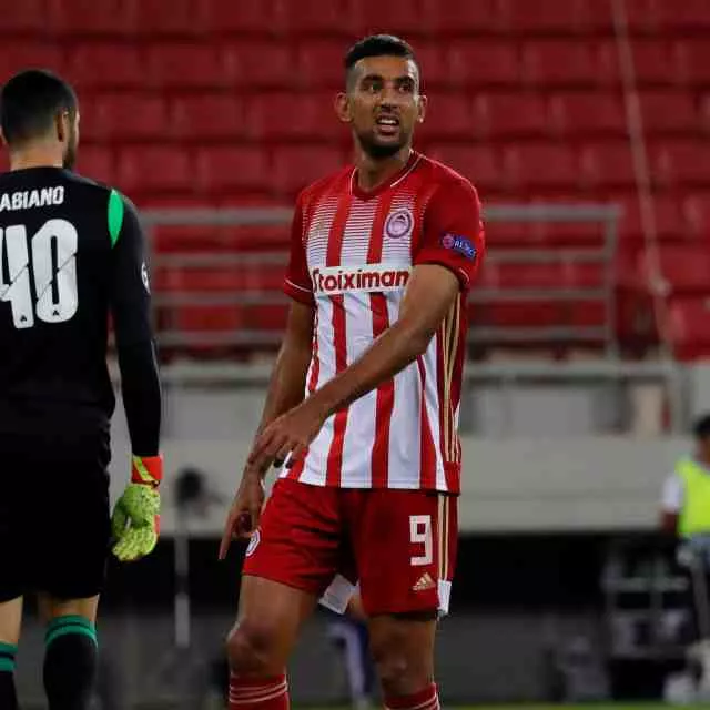 Foot : Le joli retourné d'Ahmed Hassan (Olympiakos).