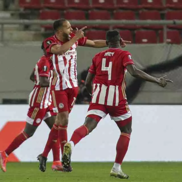 Foot : L'Olympiakos champion de Grèce après sa victoire face au Panathinaïkos.