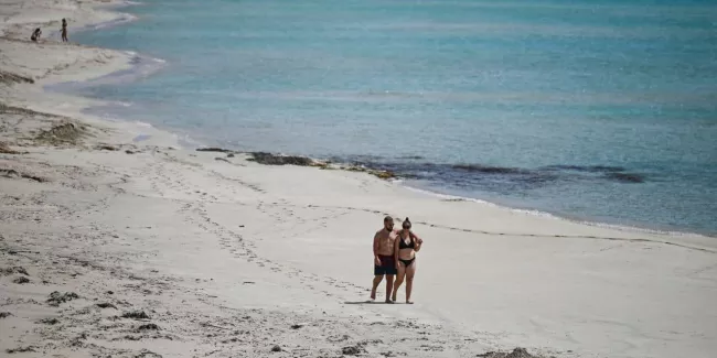 La Grèce mise sur ses îles "Covid-free" pour redémarrer le tourisme.