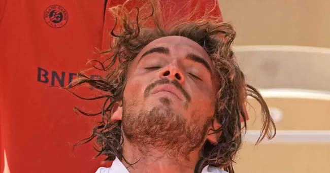 Stefanos Tsitsipas se qualifie pour sa première finale de Grand Chelem.