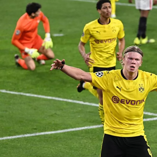 Foot : Erling Haaland et Ryad Mahrez se sont croisés à Mykonos.