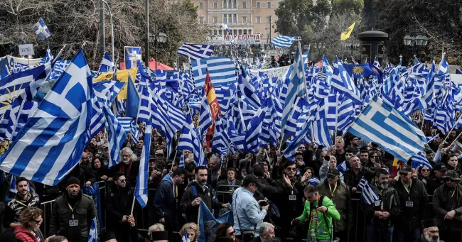 Non, ces images d’Athènes ne montrent pas une mobilisation monstre contre la vaccination.