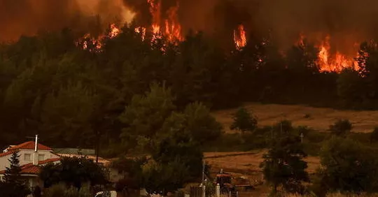 Grèce : les incendies se poursuivent pour le onzième jour d'affilée.