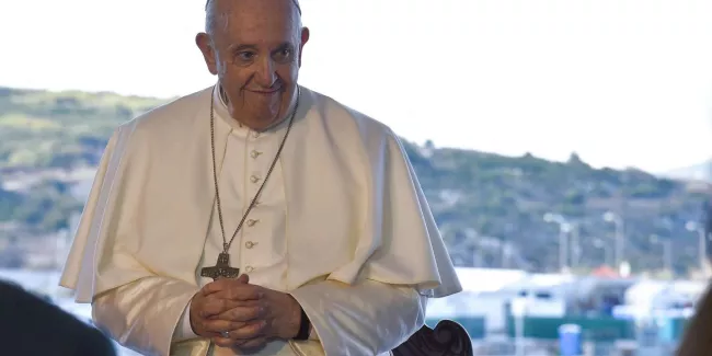 Le pape François au chevet du camp de réfugiés de Lesbos.