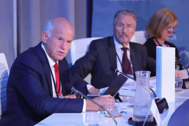 Grèce: George Papandreou échoue à prendre la tête du Parti socialiste.