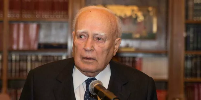 Carolos Papoulias, ancien président de la Grèce, est mort.