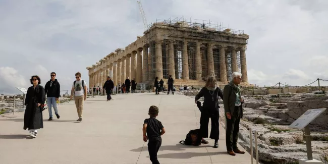 Grèce : deux militants des droits de l’homme condamnés pour avoir dénoncé l’antisémitisme d’un religieux.