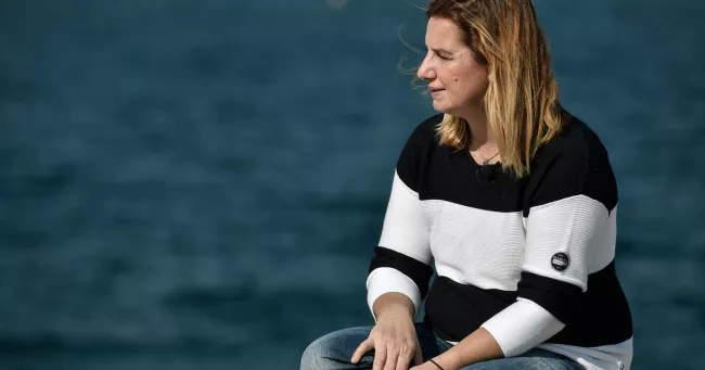 La championne olympique de voile Sofía Bekatórou, en février 2021, à Athènes.


