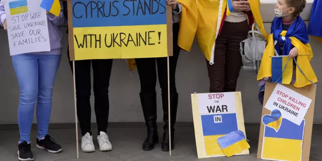 Chypre et Grèce embarrassés par leurs investisseurs russes.