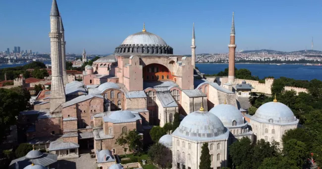 La basilique Sainte-Sophie, ou Ayasofya, à Istanbul, le 28 juin 2020. PHOTO / Murad Sezer / REUTERS


