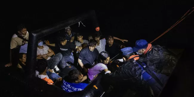 Frontex, l’agence européenne de gardes-frontières, a maquillé des renvois illégaux de migrants en mer Egée.