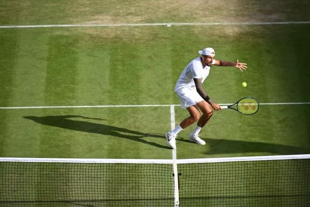 Nick Kyrgios retrouve les huitièmes à Wimbledon. (P. Lahalle/L'Équipe)


