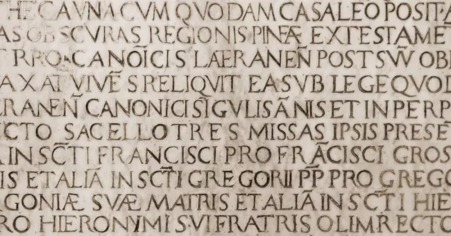 Quand le grec renaît grâce au tatouage.