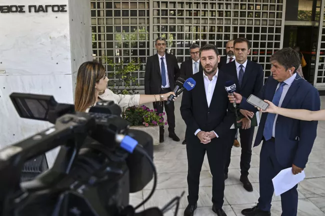 En Grèce, un scandale d’espionnage secoue le gouvernement Mitsotakis.