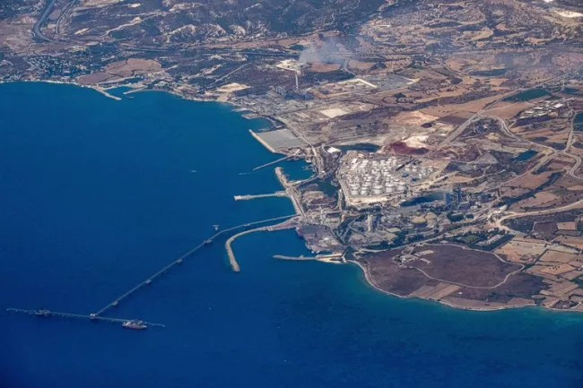 Le consortium Eni-Total annonce la découverte d'un important gisement de gaz naturel au large de Chypre.