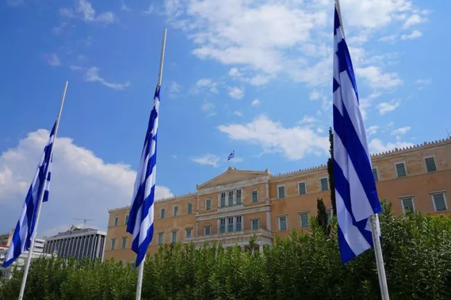 Le Parlement grec va enquêter sur le scandale des écoutes.