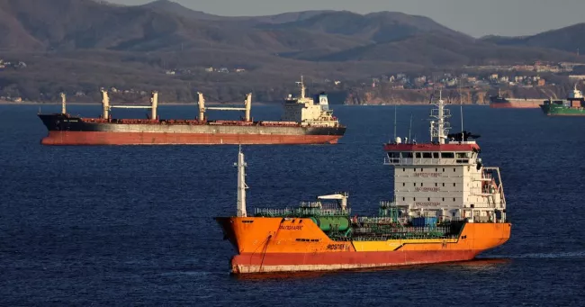 Les armateurs grecs redoutent l’embargo sur le pétrole russe.