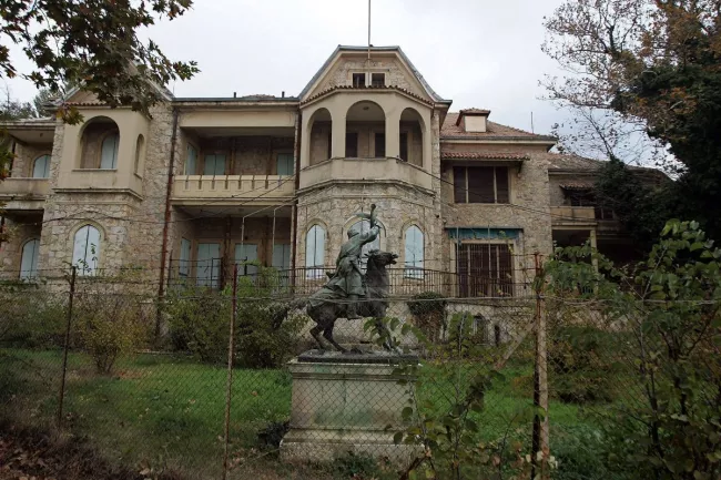 Tatoï : la résurrection d’un haut lieu de la monarchie grecque.