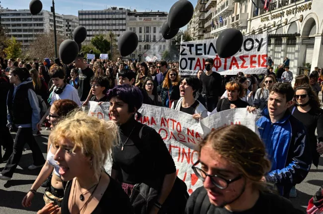 Tragédie ferroviaire en Grèce: «Nous portons la voix des morts pour que justice soit faite».