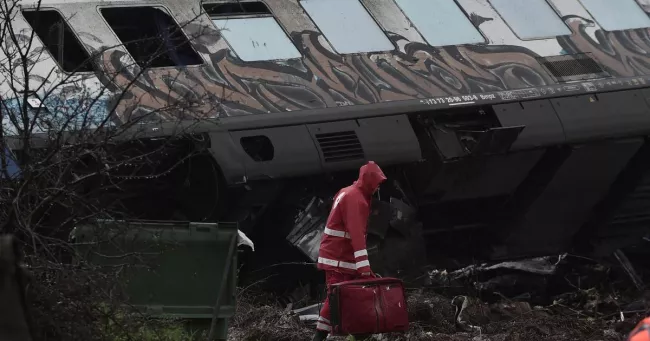 Catastrophe ferroviaire en Grèce : comment un train en vient-il à dérailler ?.