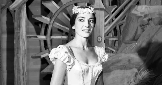 En Grèce, Maria Callas sous toutes ses coutures.