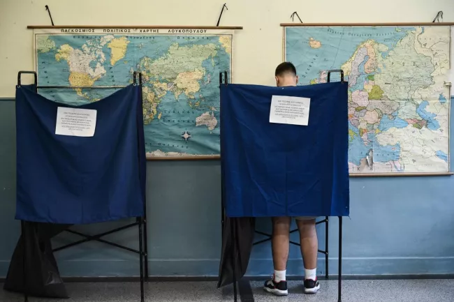 Élections législatives en Grèce : cinq arrestations pour tentative de fraude massive.