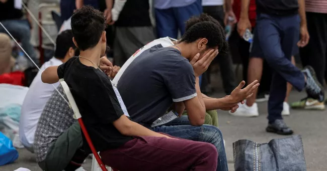 Naufrage de migrants en Grèce: trois corps repêchés.