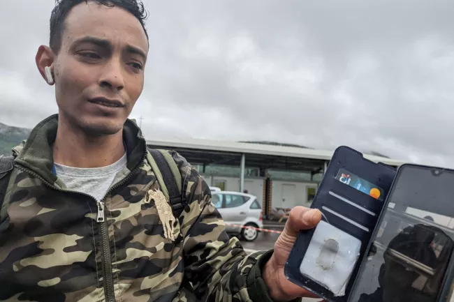 "Les garde-côtes n'ont rien fait", "ils crevaient de soif, de faim": il faut une enquête internationale après le naufrage de migrants en Grèce.