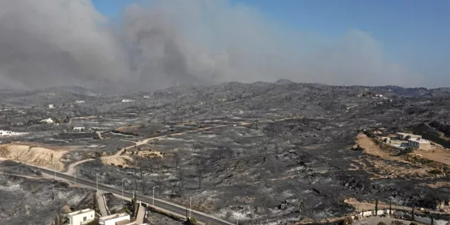 Corfou se retrouve, comme Rhodes, dans les flammes (image d'illustration).  © SPYROS BAKALIS / AFP



