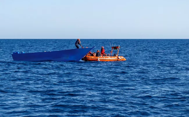 Mer Méditerranée: 86 migrants secourus en mer au large de Chypre.