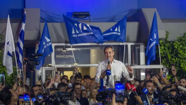 Peu avant le vote de cette 'loi travail', en 2022, le Premier ministre Kyriakos Mitsotakis avait qualifié le déclin démographique grec de 'bombe à retardement'. (Chine Nouvelle/SIPA)