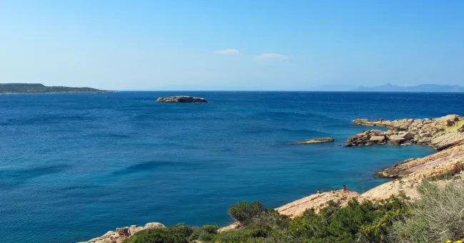 Aux portes d’Athènes, les plages : voici comment profiter de la méconnue riviera athénienne.