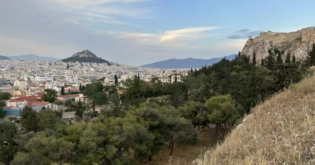 Ne manquez pas ce quartier bohème et authentique d’Athènes, à découvrir du matin au soir.