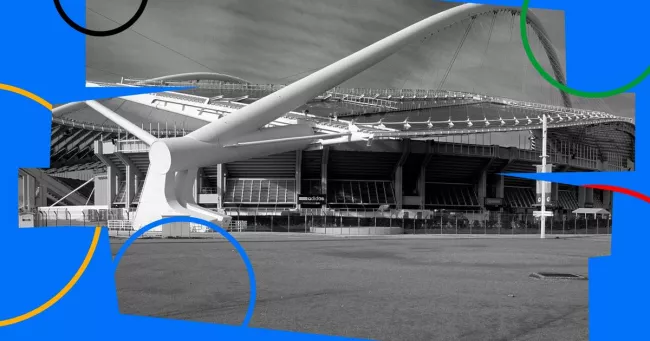 Entre faste d’une cérémonie d’ouverture et délabrement : grandeur et décadence du stade olympique d’Athènes.