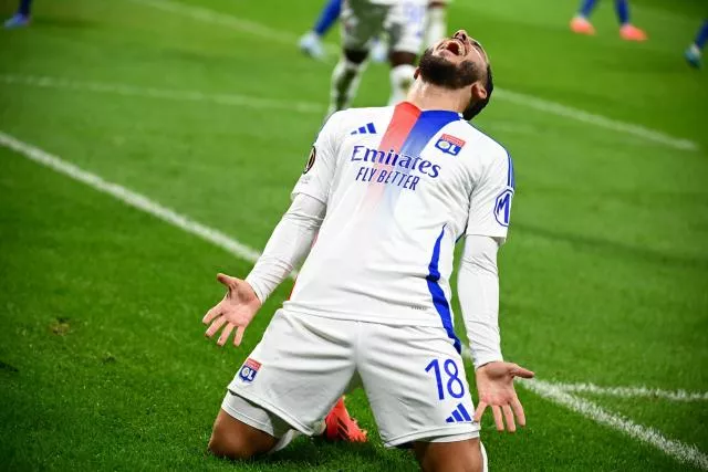 Enfin récompensé, l'OL bat l'Olympiakos en Ligue Europa.