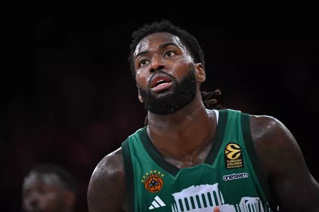 <p>Mathias Lessort évolue au Pana depuis 2023.