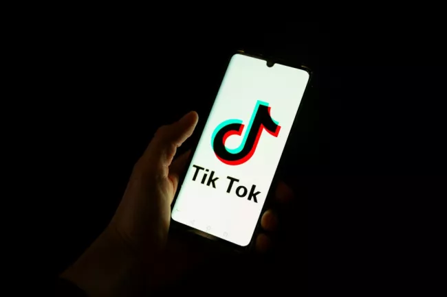 Plusieurs pays de l'Union européenne s'inquiètent des dangers des réseaux sociaux, notamment TikTok, pour les enfants  -  Antonin UTZ - Paris (AFP)