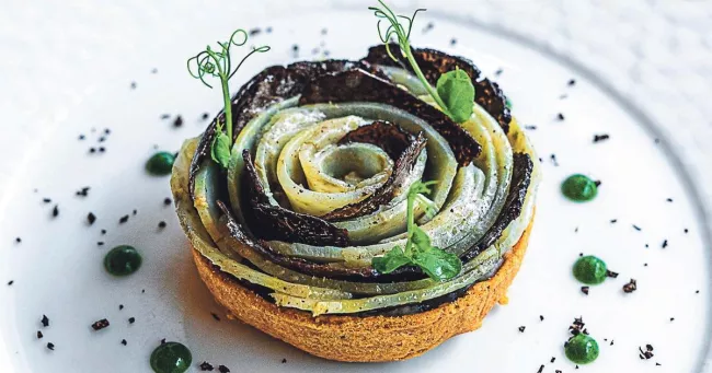 Une nouvelle adresse au chic des Ternes pour la maison Mavrommatis.