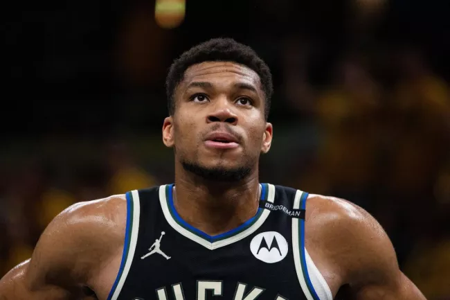 Giannis Antetokounmpo et les Bucks ont été éliminés au premier tour des play-offs de NBA. (T. Ruszkowski/Presse Sports)